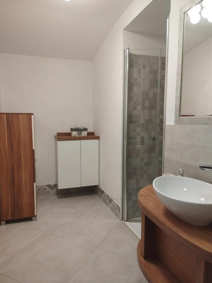 Apartma Salvia-Guest House Lucija Bagian luar foto
