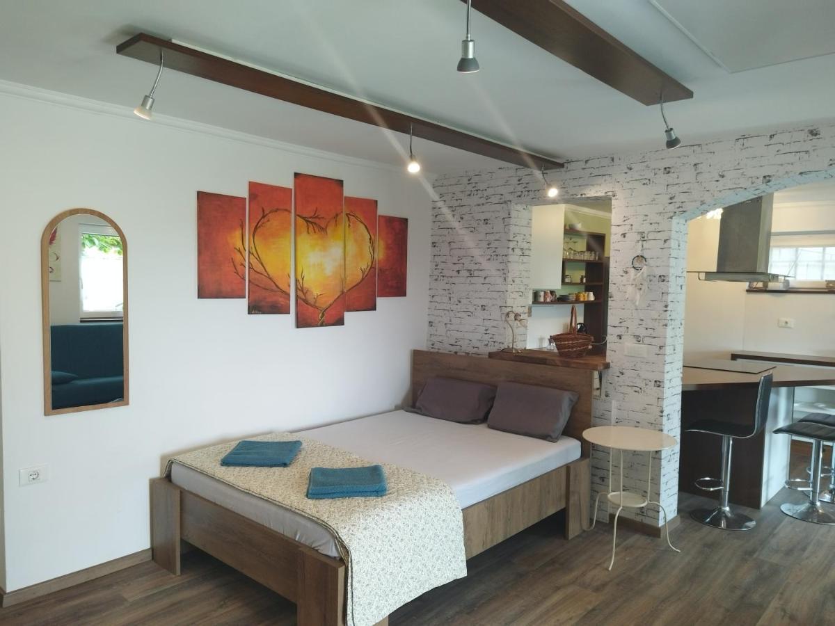 Apartma Salvia-Guest House Lucija Bagian luar foto
